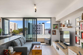 Trendy Bachelor Pad Free Parking Rooftop Pool